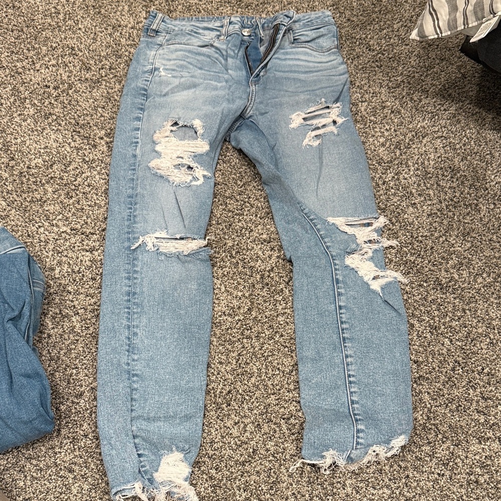 American Eagle Outfitters Light Blue Distressed Jeans